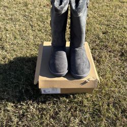 NEW UGGS Boots Women Size 8 / 6.5y