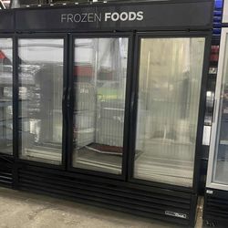 True 3-Glass Door Reach-in Freezer Merchandisers ** see description