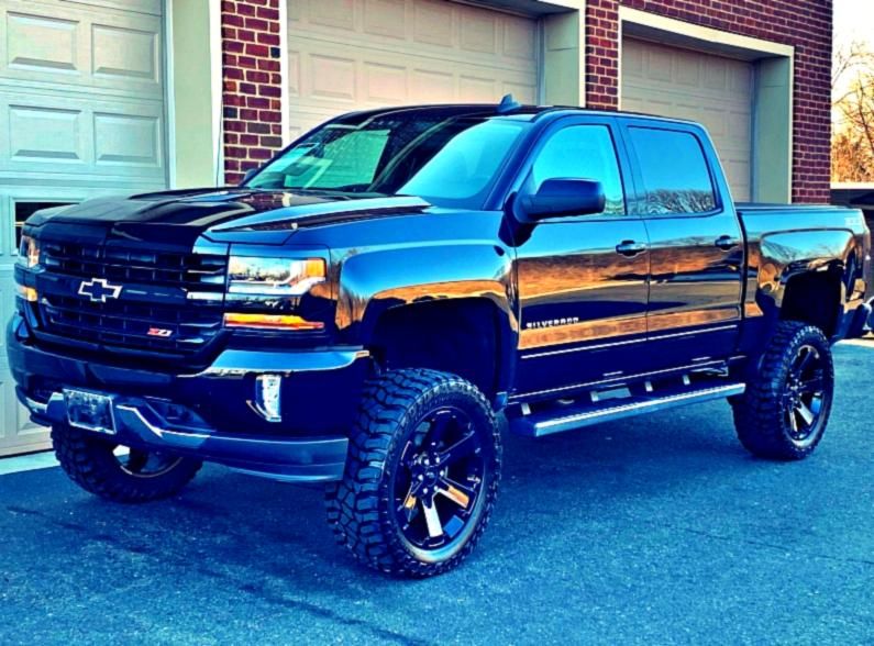 2O16 Chevrolet Silverado LT 6 CD changer