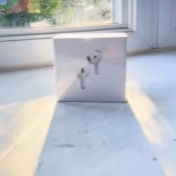 AirPods Pro 4 (active Noise Cancellation)