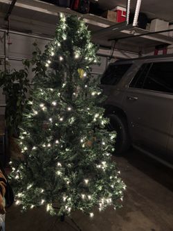 7ft Pre-lit Christmas Tree