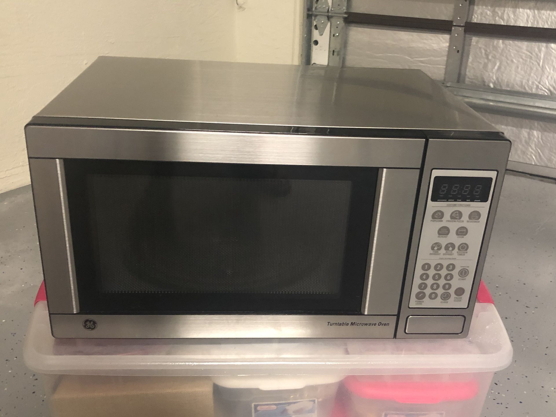 GE Microwave Oven Countertop like new