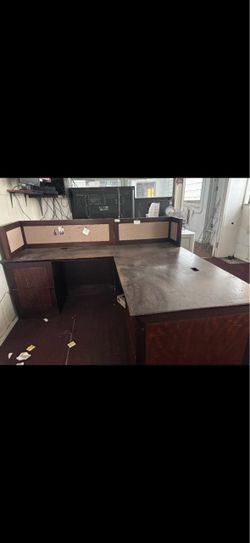 Desk very sturdy