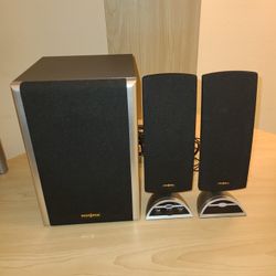 Computer Speakers - 2 speakers/1 Sub