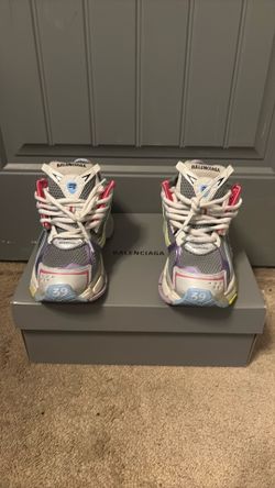 Used 1 of 1 HIGH QUALITY Balenciaga Runner Multicolor Sneakers Size 39