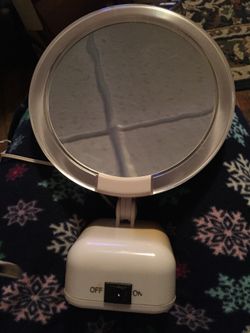 Light-up eléctric makeup mirror