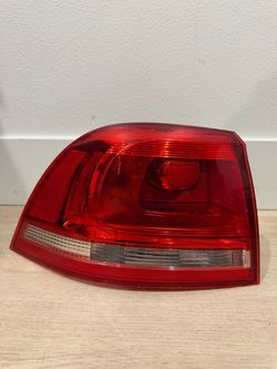 2011-2014 Volkswagen Touareg Driver Side Left Tail Light Lamp OEM 7P(contact info removed)E