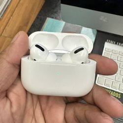 Apple AirPod Pro 1st Generation 