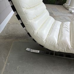 Chaice Lounge Chair White Good Quality 