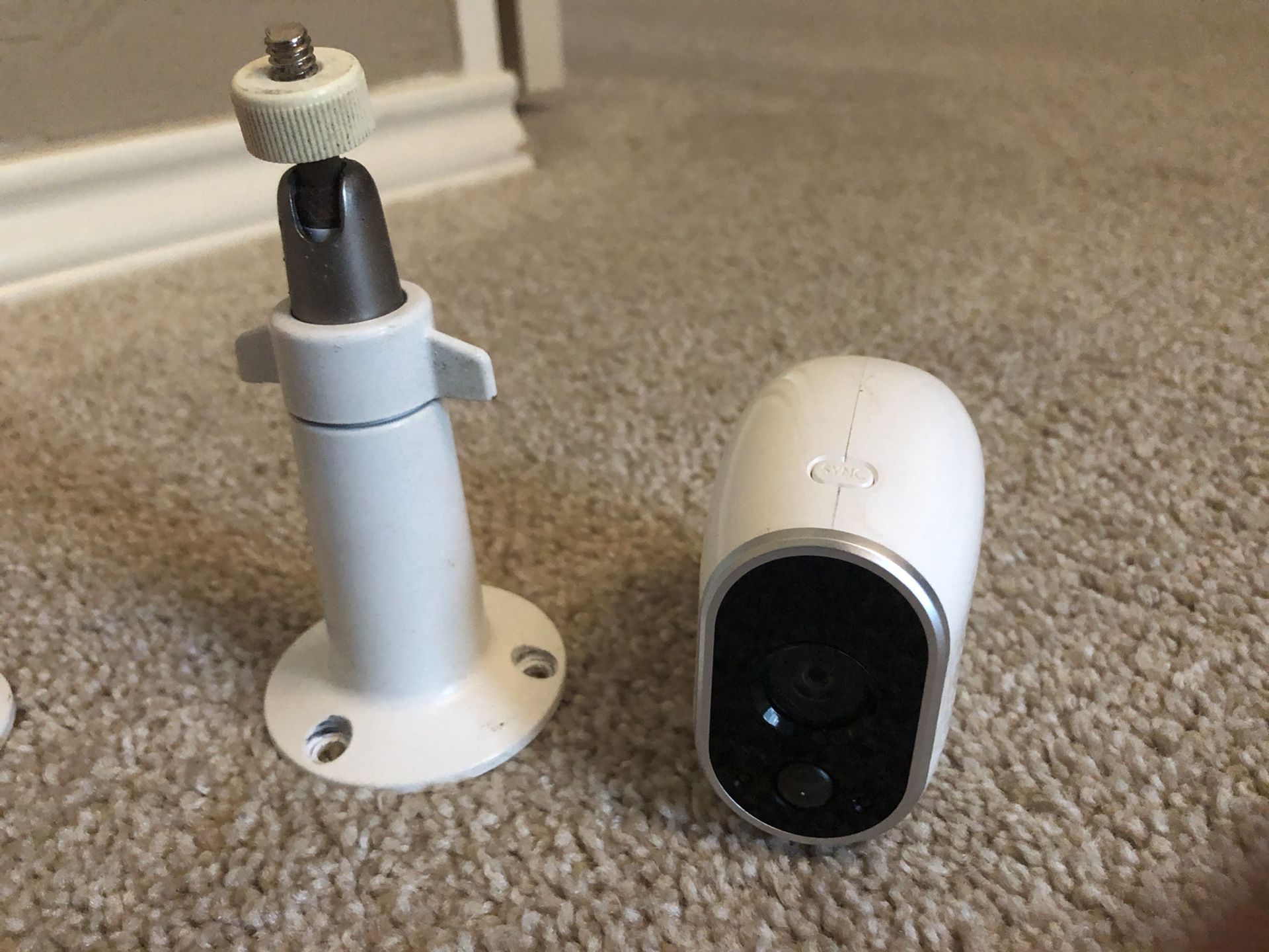 Arlo 4 security cameras with mounts and rechargeable batteries