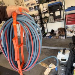 100 Ft Heavy Duty Extension Cord 