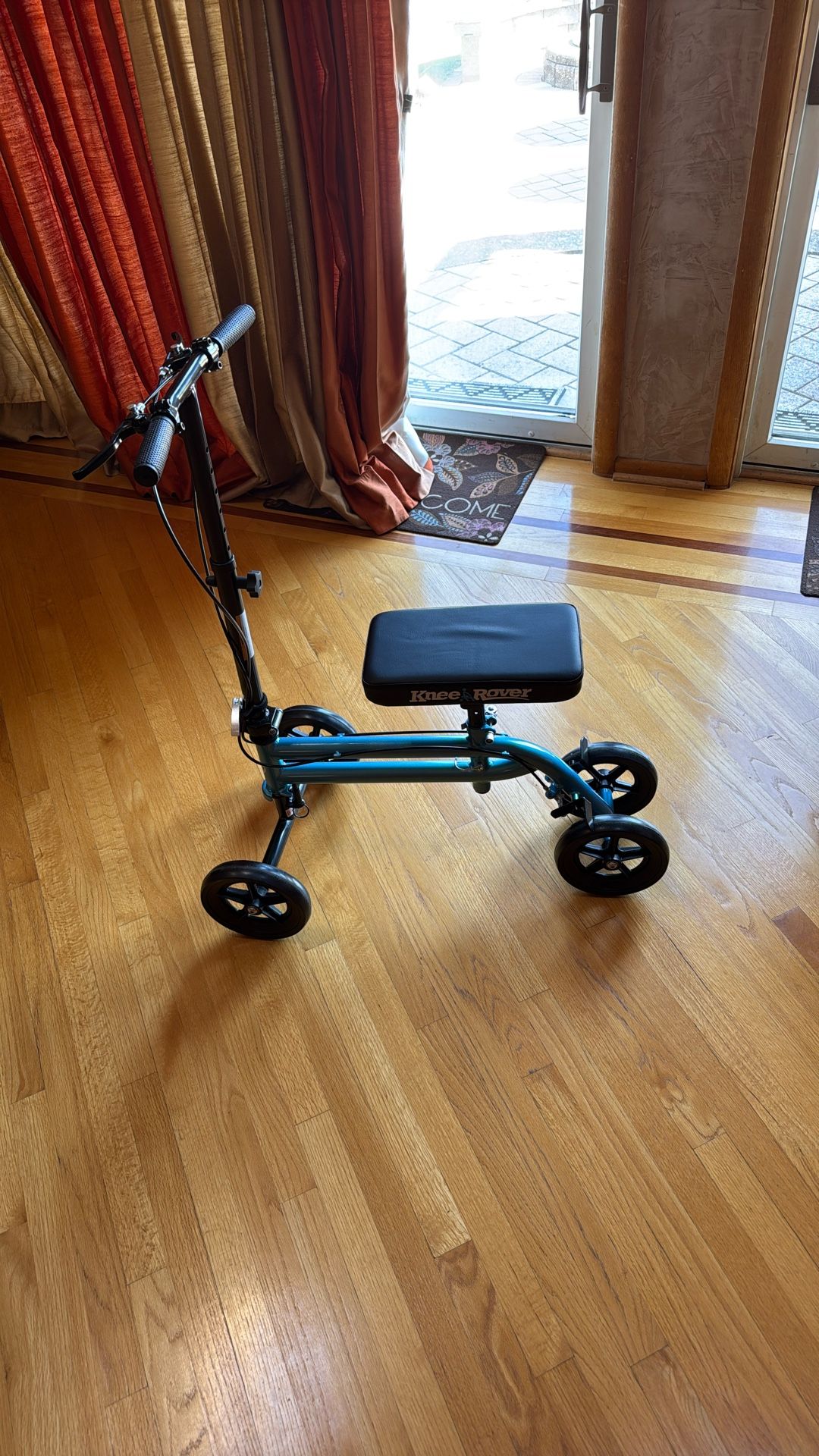 Knee scooter