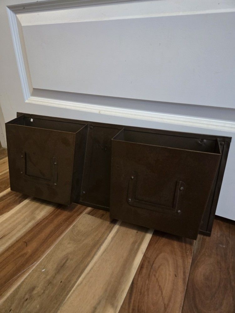 Metal Mail Organizer
