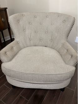 Set of 2 oversized accent chairs