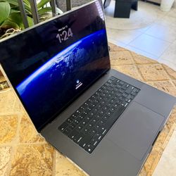 Macbook Pro 16 Inch M3 pro chip 32GB RAM 512GB  Storage Comes With Applecare Till July!!!