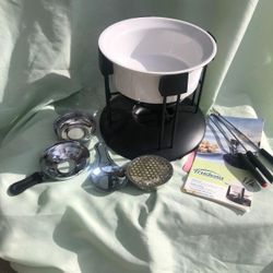 Trudeau 10 Piece Cheese Fondue Set