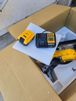 DEWELT XR 10"/Pulg/po DOUBLE BEVEL Compound miter saw open box 📦 with battery and charger