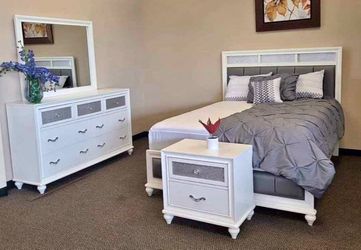 New 4pc bedroom set in box buy now pay later $39 down no credit needed