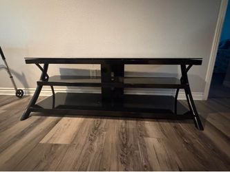 Black TV Stand    ***PICK UP/LOCATED IN FONTANA***