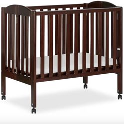 Mini Crib/ Diaper Changing Station 