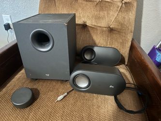 Logitech 2.1 PC Speaker System with Subwoofer(need repair)