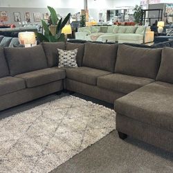 Pitt Sectional Sofa With Chaise 🌟 Color Options 🚚 Military Discount ⭐$39 Down Payment with Financing ⭐ 90 Days same as cash