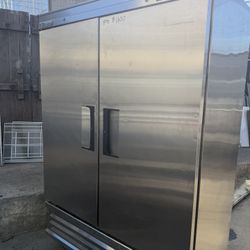Used Everest 2-door Reach In Freezer EBF2