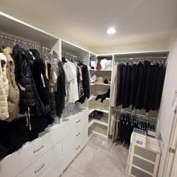 Walk-In Closet 