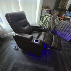 **SUPER SALE** Power Recliner