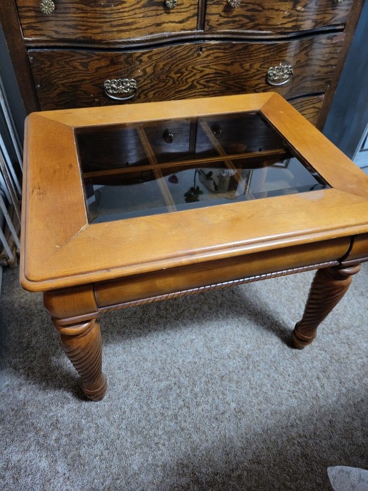 Solid Wood  End Table W/Glass Top