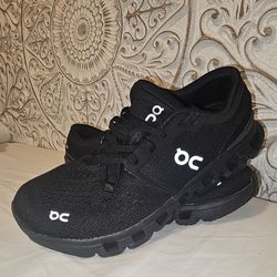 OC sport shoe  women 10.5