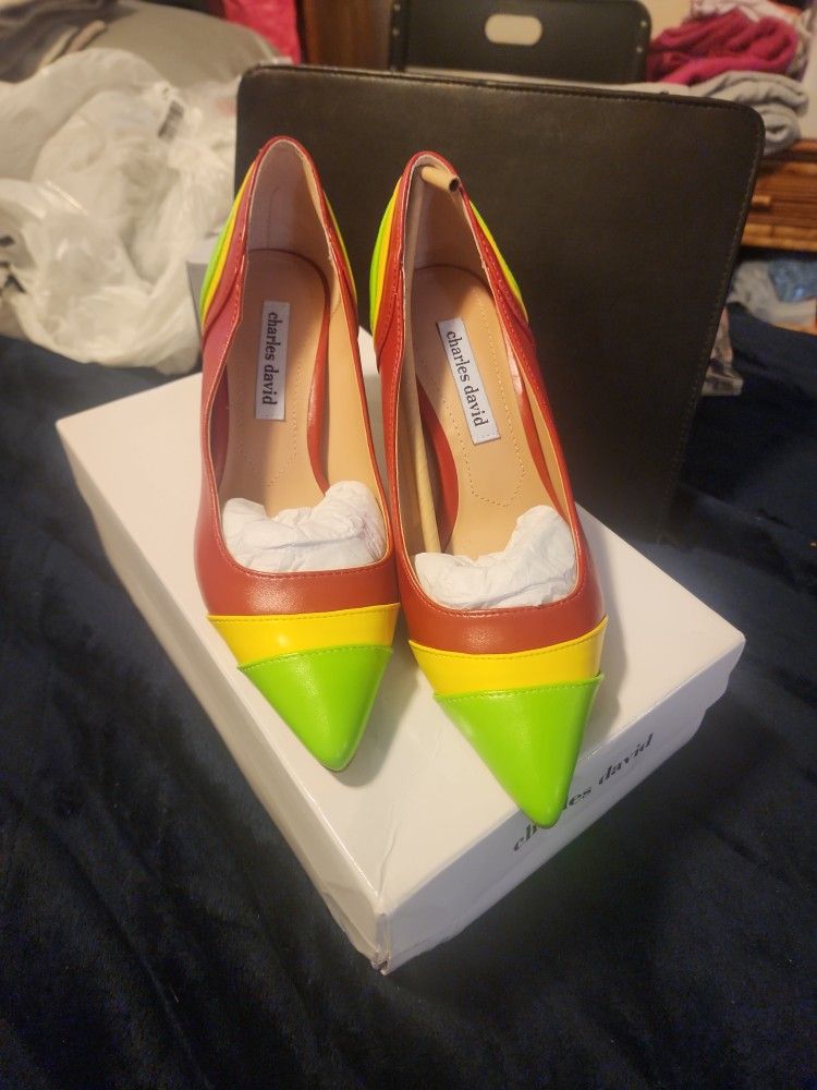 CHARLES DAVID TRIO COLORED HEELS