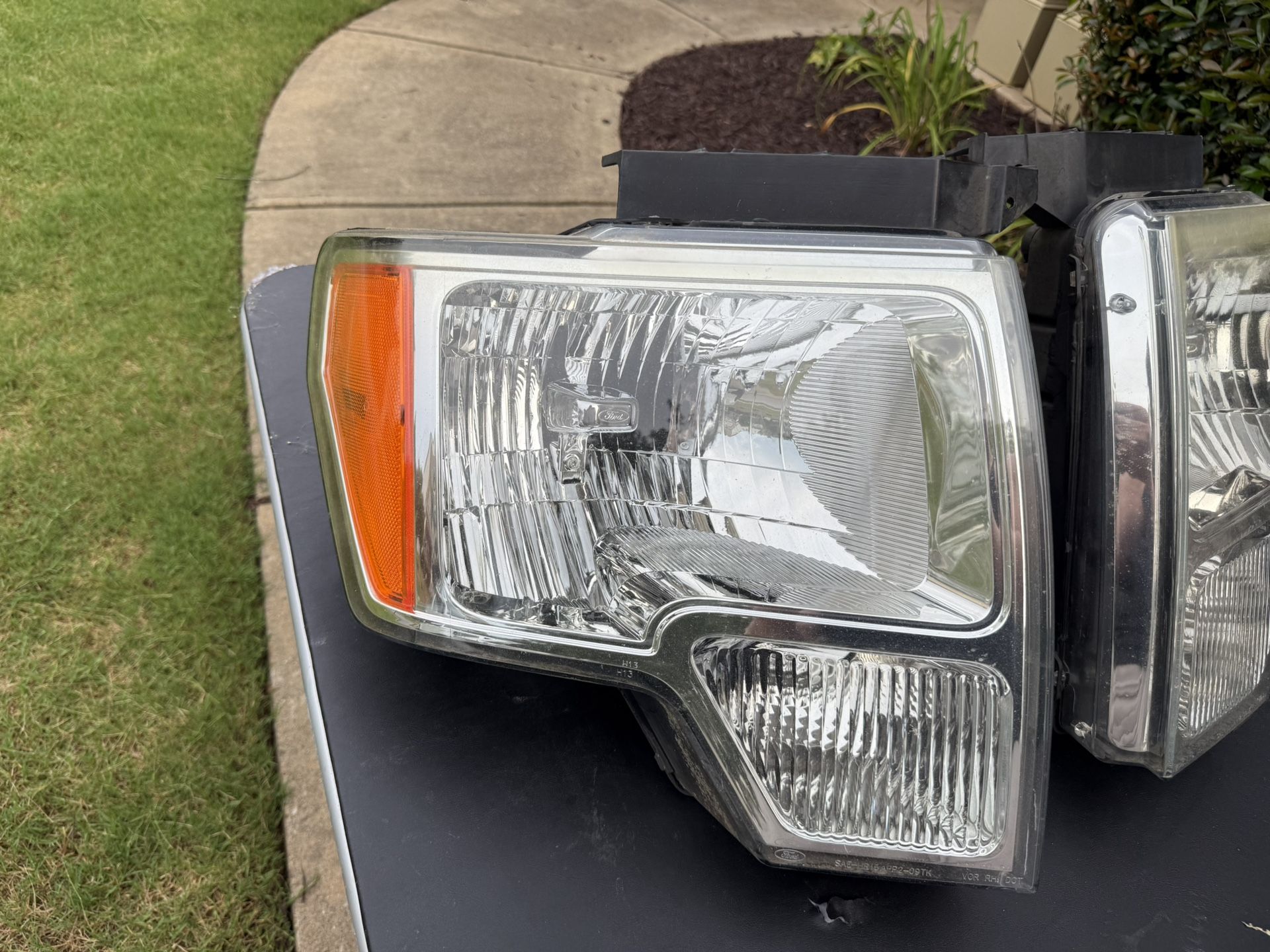 2009-2014 OEM Ford F150 Headlights