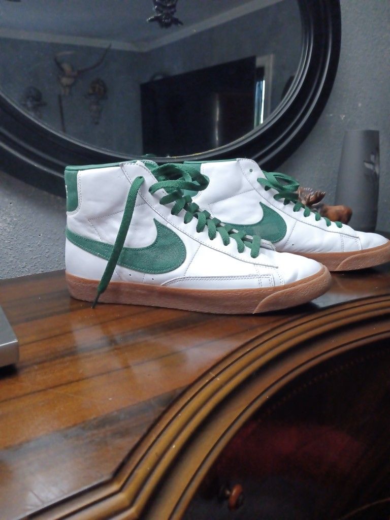 Nike Blazer Size 10.5