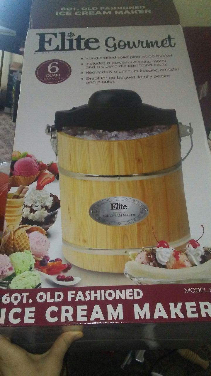 Elite Gourmet 6-Qt. Old Fashioned Pine Bucket Electric Ice Cream