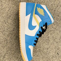 Jordan's Air force Turquoise Yellow barely Used 