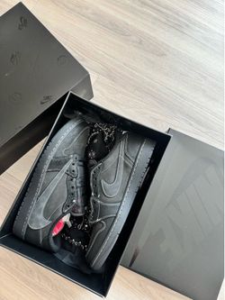 Size 11 men jordan 1 low retro