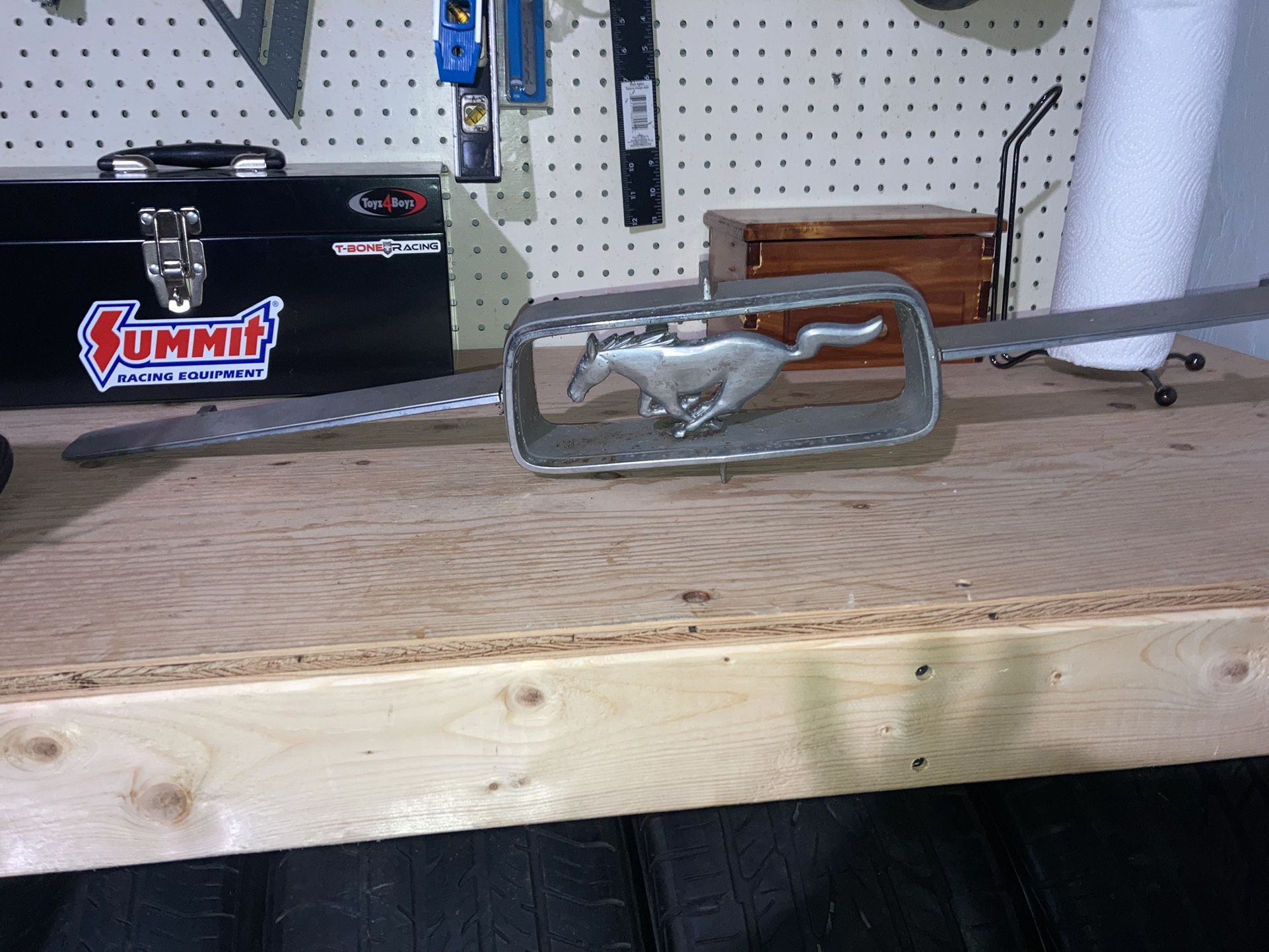 OEM 1(conta1(contact info removed) FORD MUSTANG PASSENGER & DRIVERS SIDE GRILLE BAR & EMBLEM SET