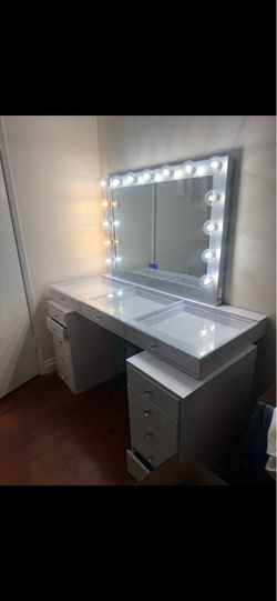 Hollywood Makeup Vanity with Lighted Mirror & Drawers