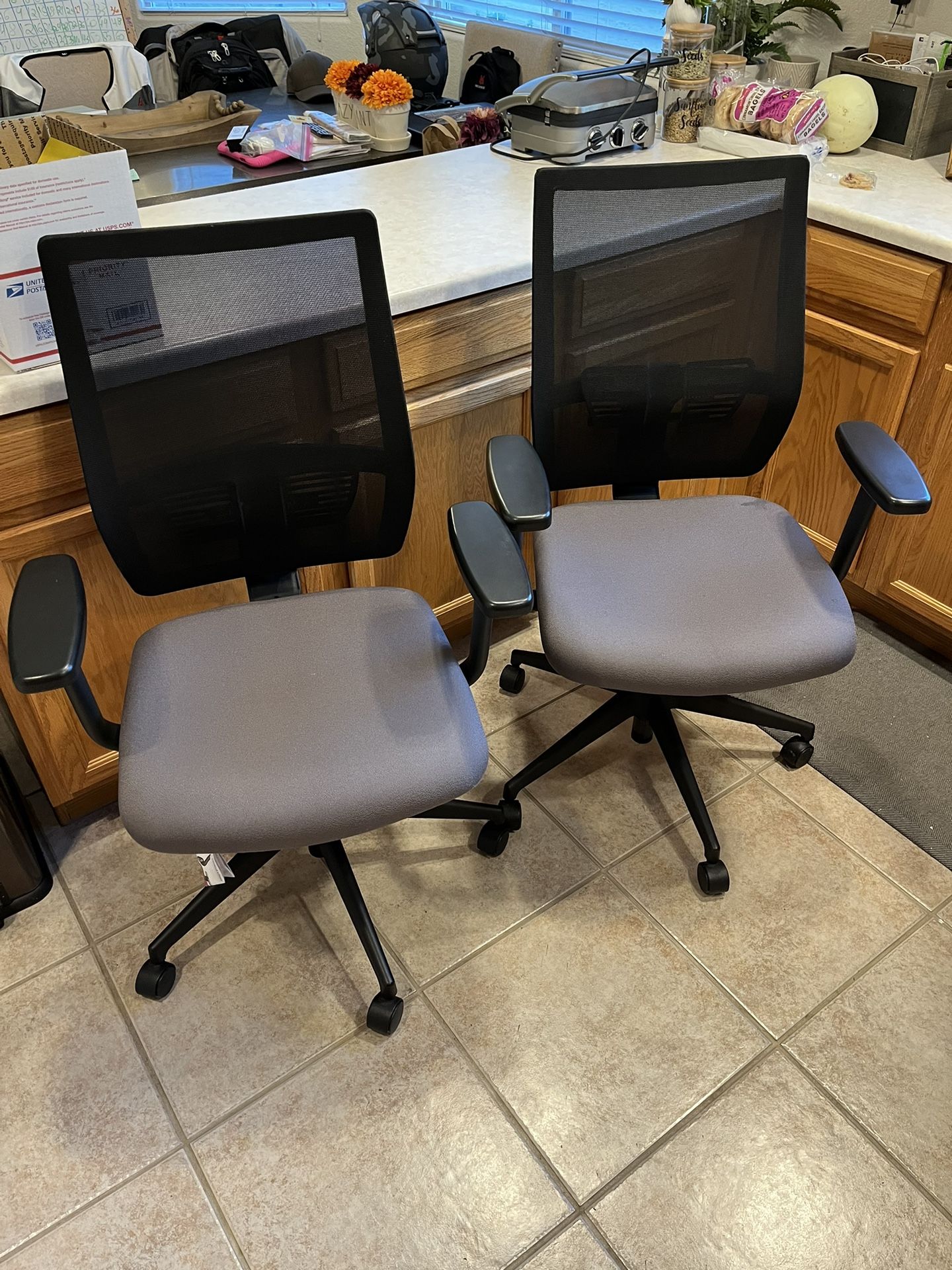 2 UNITED CHAIR AFFINITY office chairs