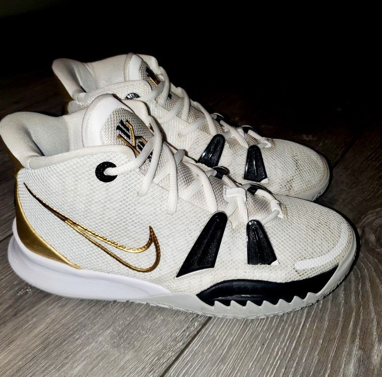 NIKE KYRIE 7 'RINGS'