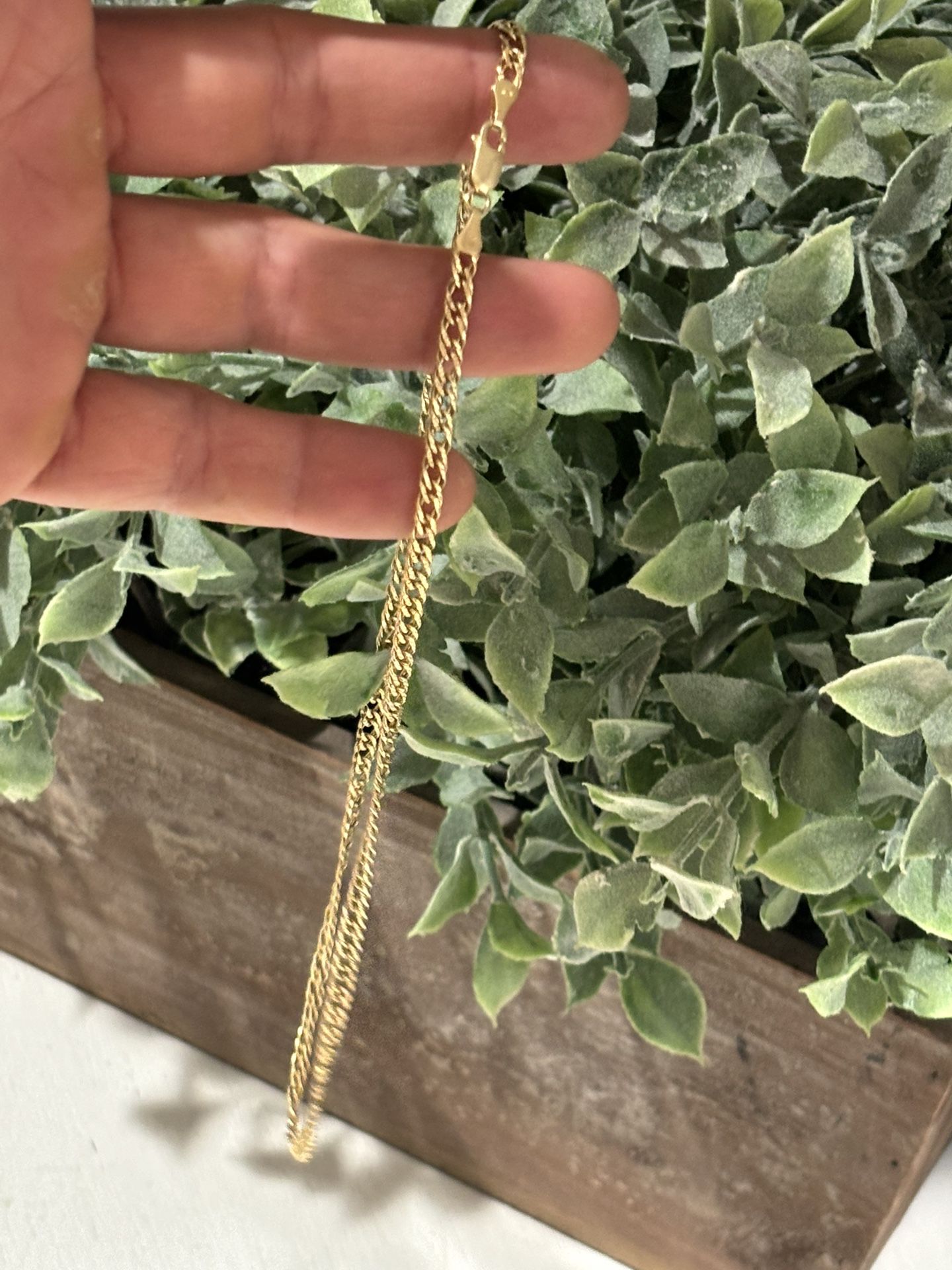 Ladies 14kt Gold Necklace 