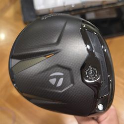 Qi4d TaylorMade driver with blue Velcore shaft 6x stiff