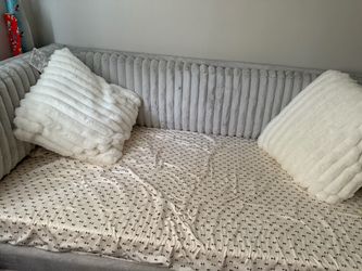 Brand new children’s trundle bed