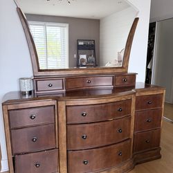 Coastal Wood Bedroom Collection with Queen Bed