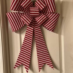 XL Red  And White Christmas Bow With Mini Lights