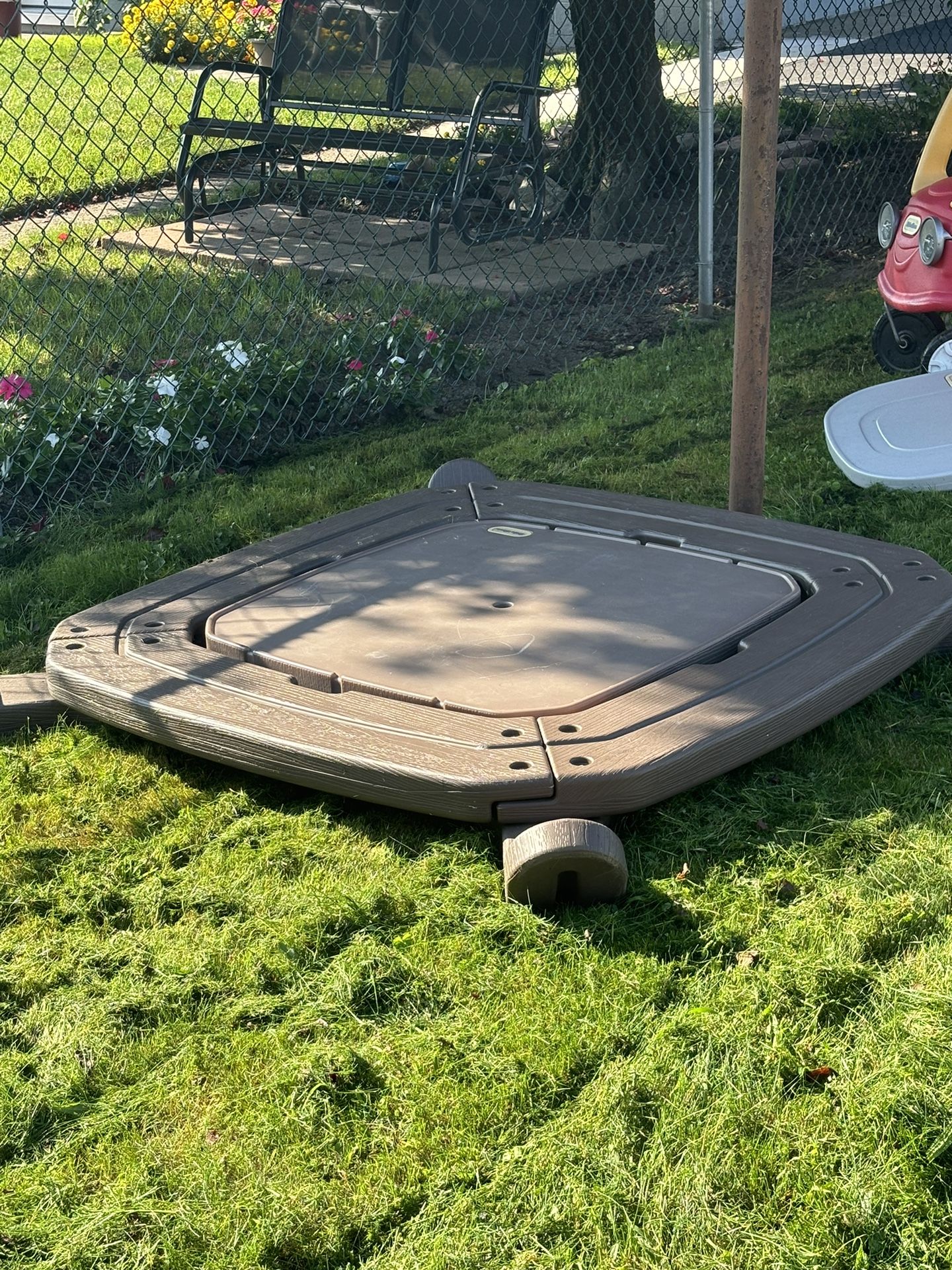 Little tikes Picnic Table 