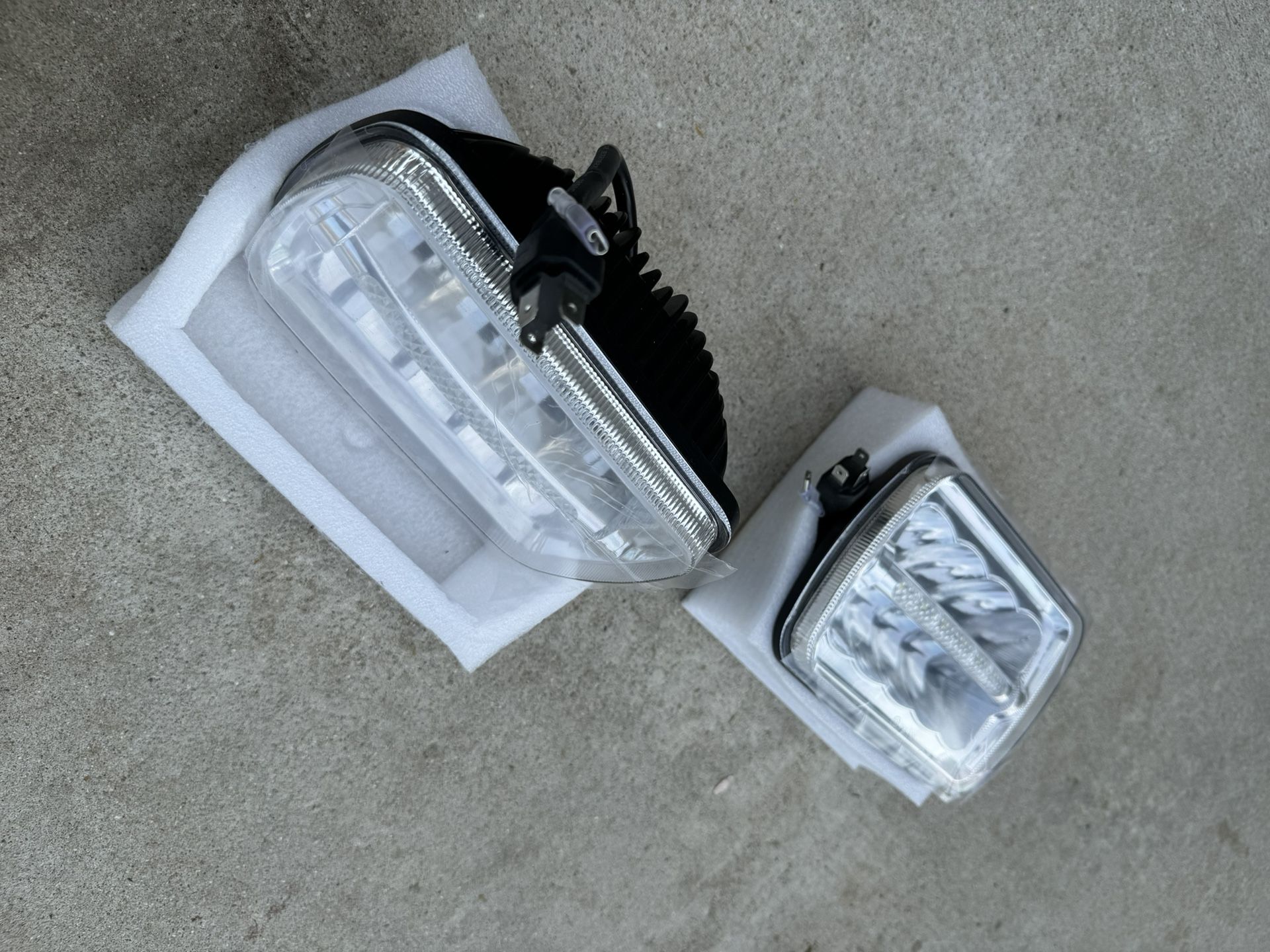 LED Headlights Possibly Fit A Jeep Or Old Truck !!