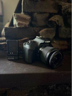 Canon Rebel T7 Camera