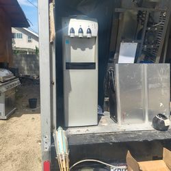 Profile Water Dispenser W Small Fridge 